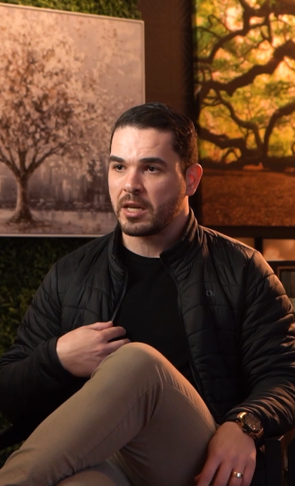 Adriel Soares, Co-Fundador da Quadros Brasil